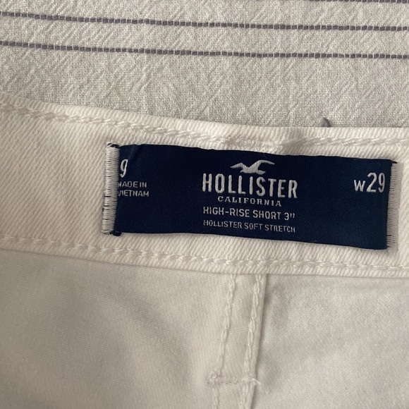 Hollister white denim shorts - Picture 4 of 4